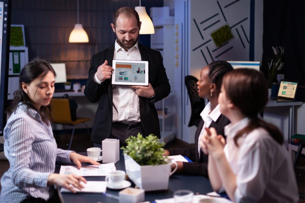 Executive Branding Positioning for Senior Leaders 1024x683