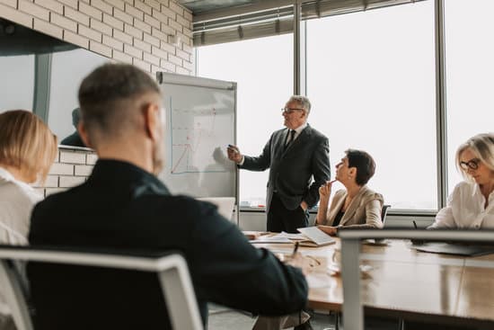 Why More Executives Are Exploring Board Advisory Consulting and Fractional Work