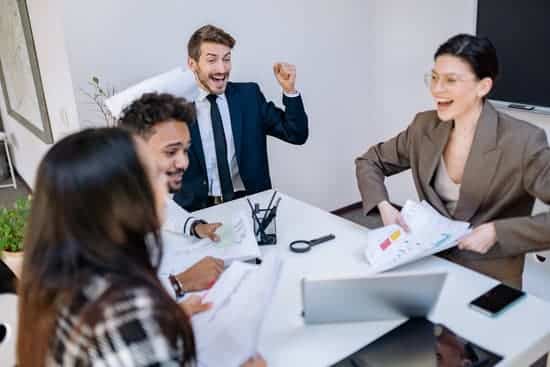 Fractional Executive Pricing Starts Before the Number