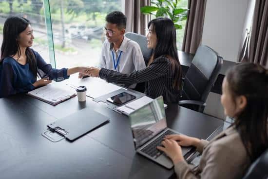The New Executive Job Search Strategy Positioning and Proactive Outreach